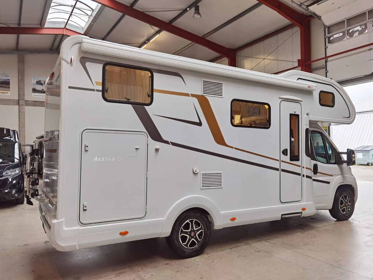 Alcove motorhome Eura Mobil ACTIVA ONE 690 HB / 180PS-40H MAXI/ PANORAMADACH Eura Mobil ACTIVA ONE 690 HB / 180PS-40H MAXI/ PANORAMADACH- Photo 4