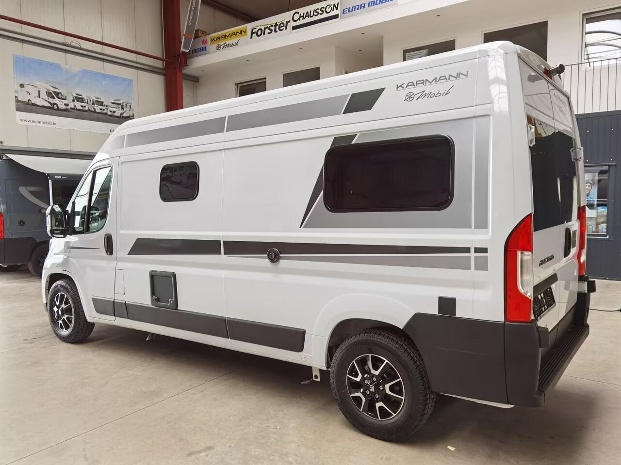 Camper Van Karmann DEXTER 600 / -2026-/ EINZELBETTEN & BAR-VERSION- Photo 5