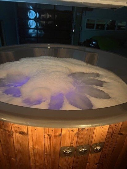 Wohnwagen Izabella Wellnessanhänger mit Sauna und Whirlpool, Stromaggregat auf Anfrage Izabella Wellnessanhänger mit Sauna und Whirlpool, Stromaggregat auf Anfrage- Photo 4