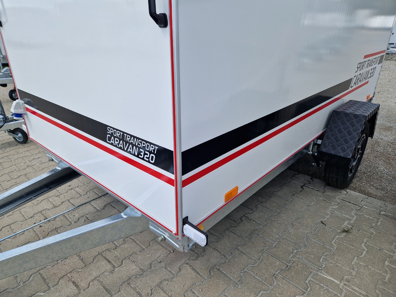 Caravan Koffer Camp TFS ST 320.01 320x150x180cm Premium Rampe Seitentür Fenster Bett 1300kg 100km/H Koffer Camp TFS ST 320.01 320x150x180cm Premium Rampe Seitentür Fenster Bett 1300kg 100km/H- Photo 3