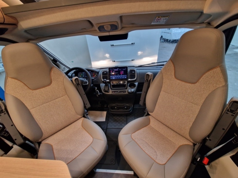 Camper van Comfort GT skyview 640 LE / Fiat Ducato Comfort GT skyview 640 LE / Fiat Ducato- Photo 4